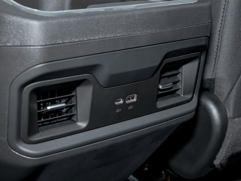 Chevrolet Silverado 1500  2026 à St-Jérôme, Québec - 32 - w1024h768px