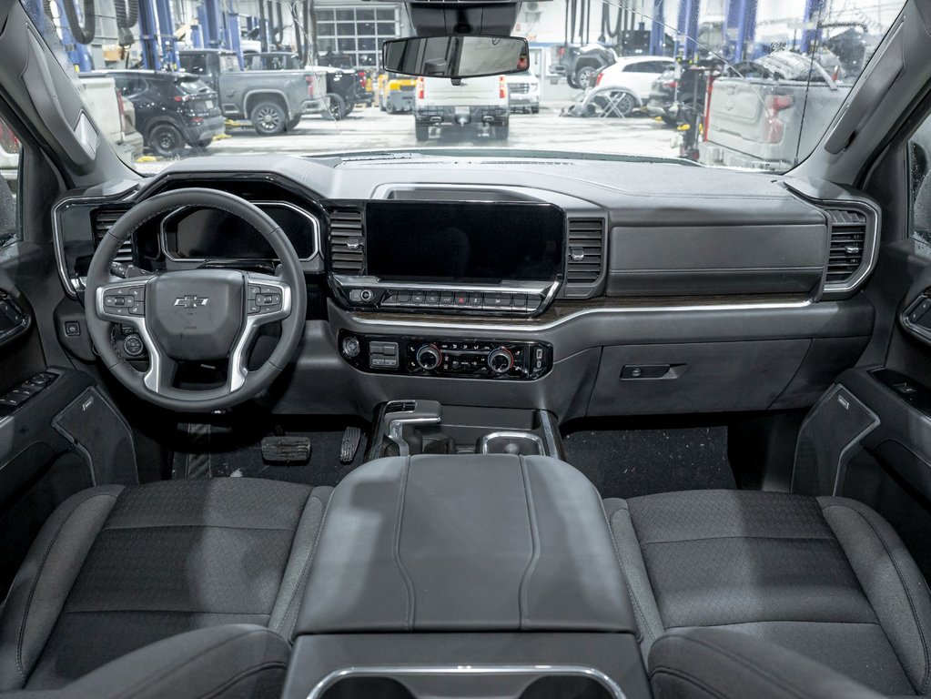 2026 Chevrolet Silverado 1500 in St-Jérôme, Quebec - 4 - w1024h768px