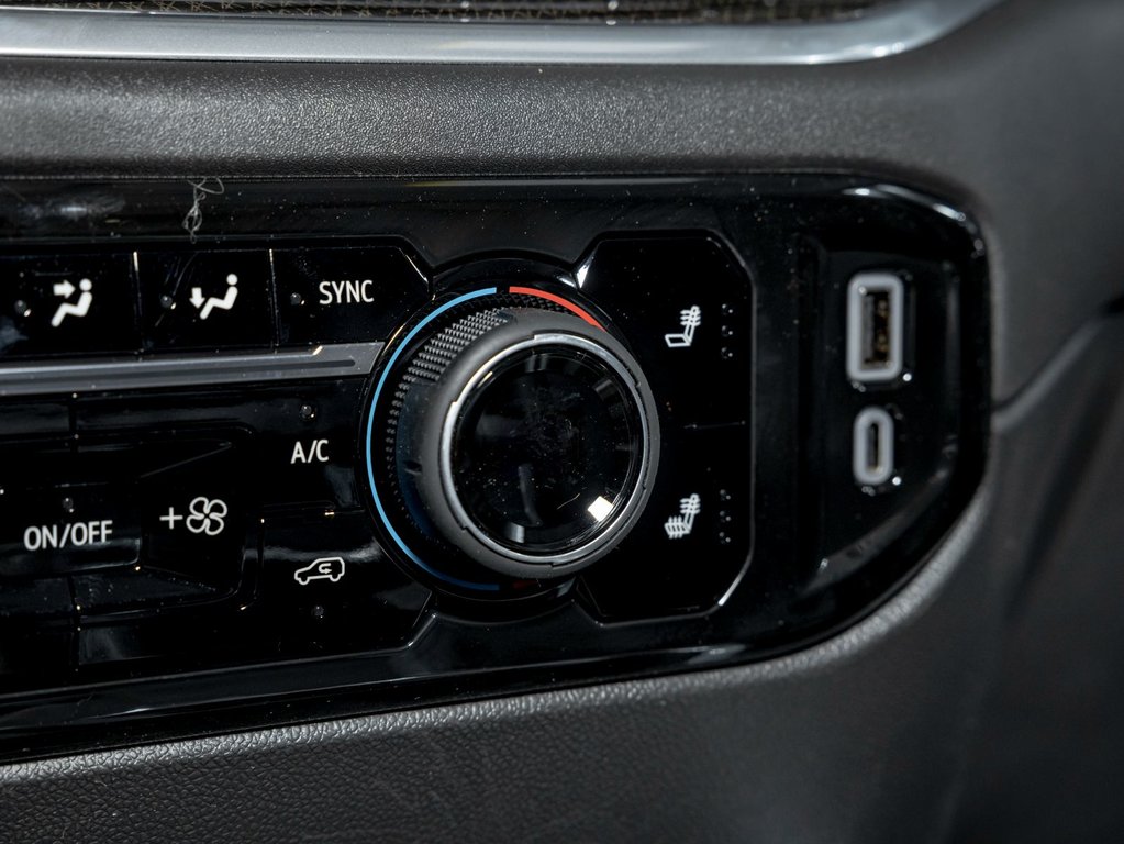 2026 Chevrolet Silverado 1500 in St-Jérôme, Quebec - 23 - w1024h768px