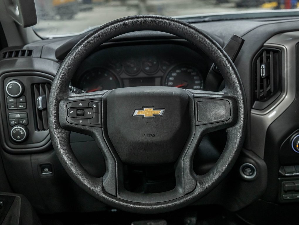 Chevrolet Silverado 1500  2026 à St-Jérôme, Québec - 12 - w1024h768px