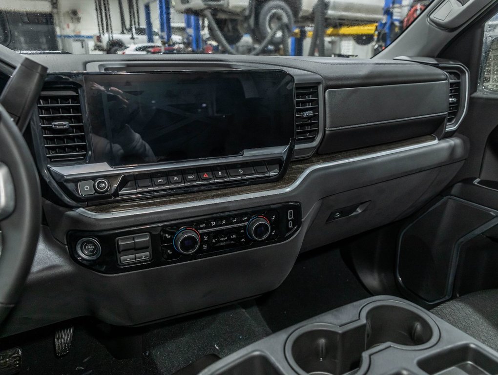 Chevrolet Silverado 1500  2026 à St-Jérôme, Québec - 20 - w1024h768px
