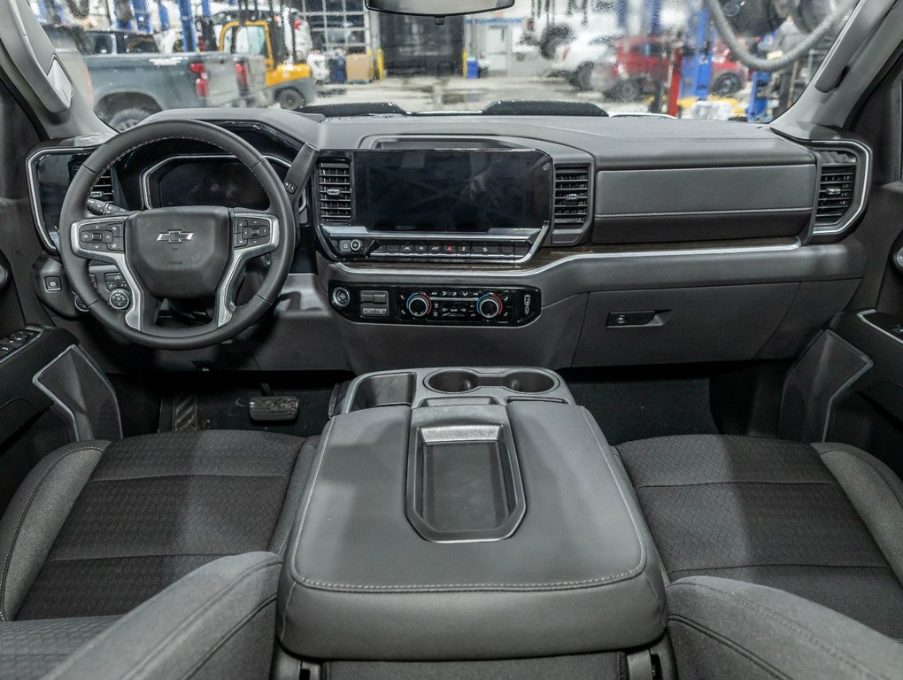 Chevrolet Silverado 1500  2026 à St-Jérôme, Québec - 4 - w1024h768px