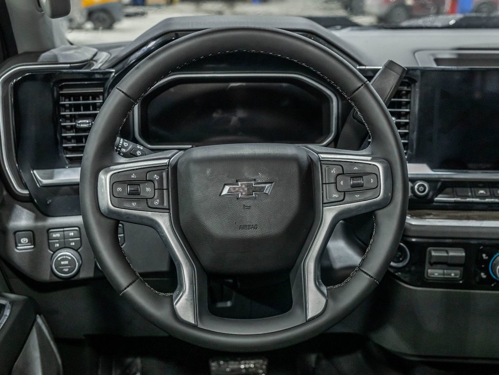 Chevrolet Silverado 1500  2026 à St-Jérôme, Québec - 13 - w1024h768px