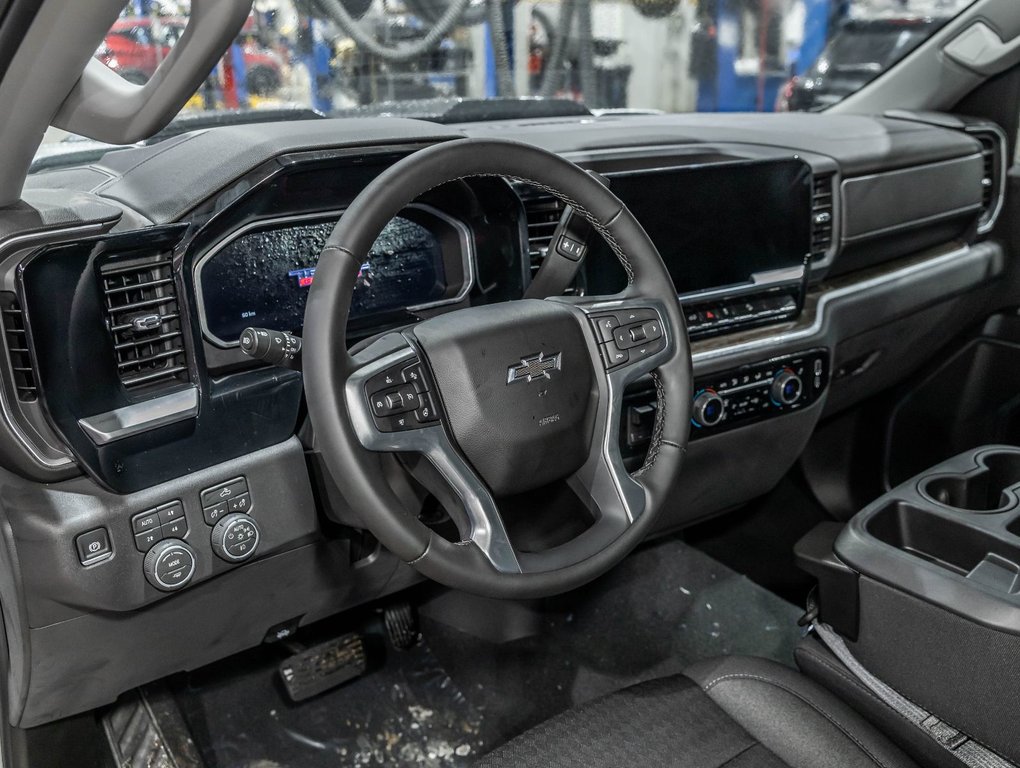 Chevrolet Silverado 1500  2026 à St-Jérôme, Québec - 12 - w1024h768px