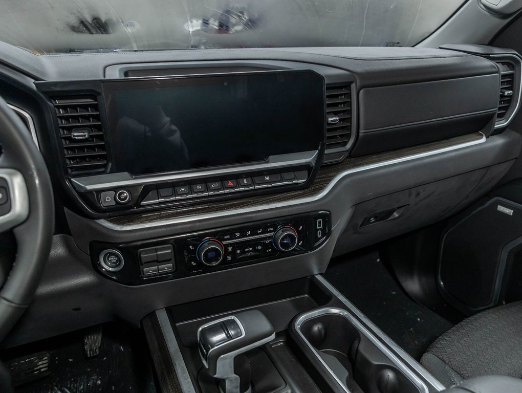 Chevrolet Silverado 1500  2026 à St-Jérôme, Québec - 19 - w1024h768px