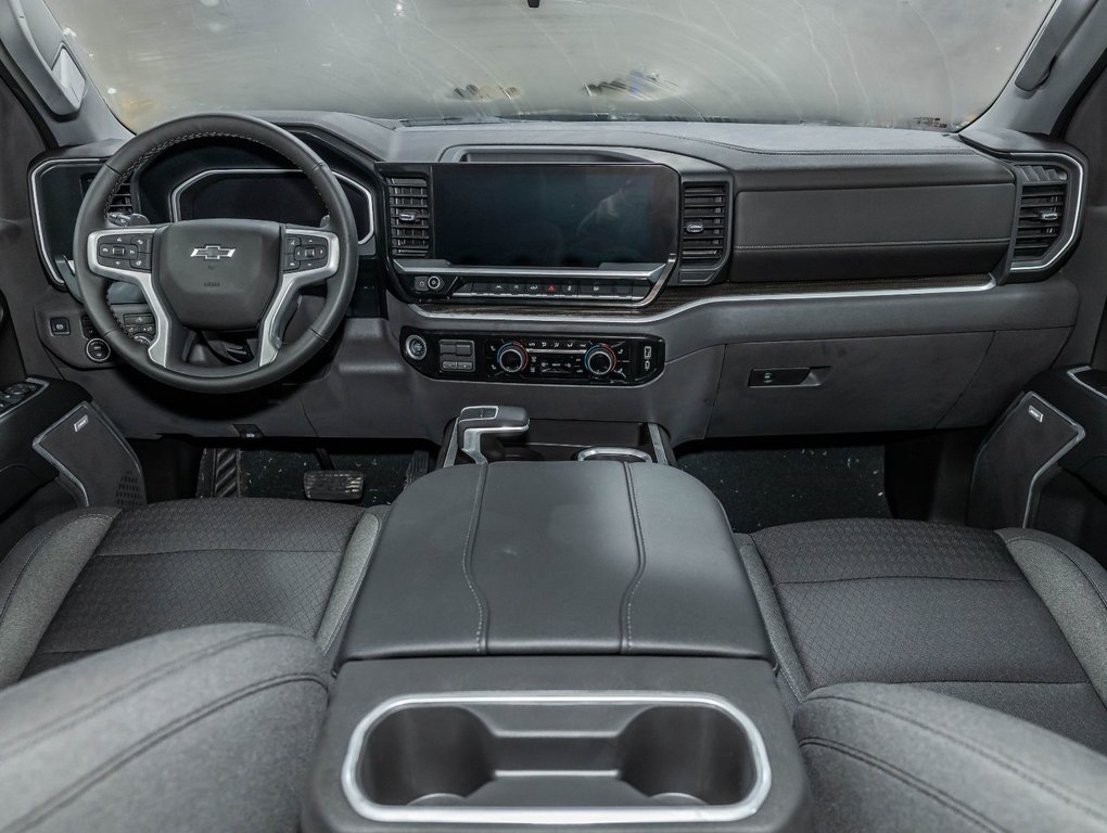 Chevrolet Silverado 1500  2026 à St-Jérôme, Québec - 4 - w1024h768px