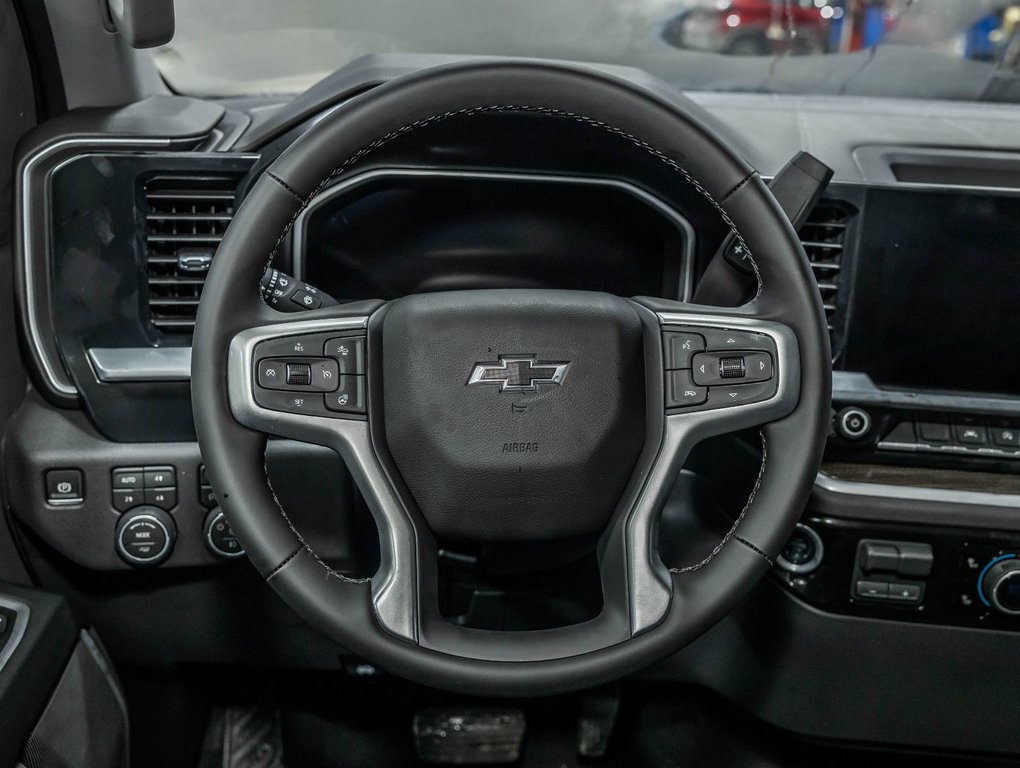 Chevrolet Silverado 1500  2026 à St-Jérôme, Québec - 13 - w1024h768px