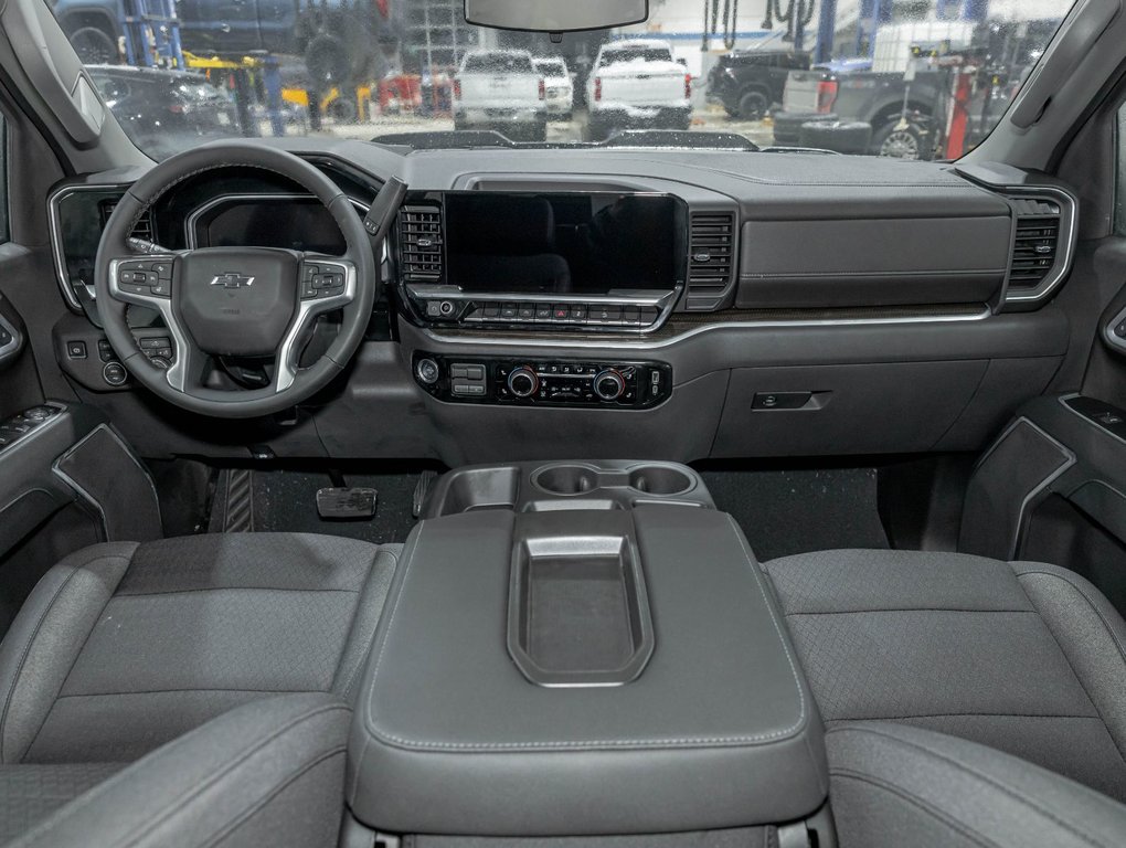 Chevrolet Silverado 1500  2026 à St-Jérôme, Québec - 4 - w1024h768px