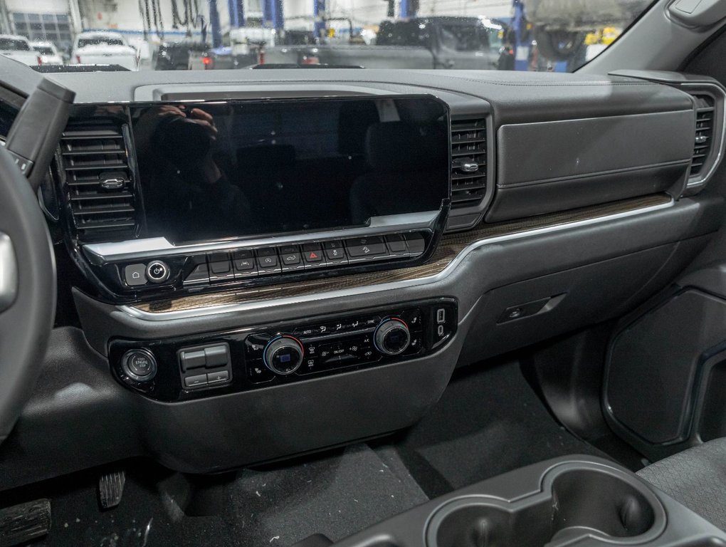 Chevrolet Silverado 1500  2026 à St-Jérôme, Québec - 20 - w1024h768px