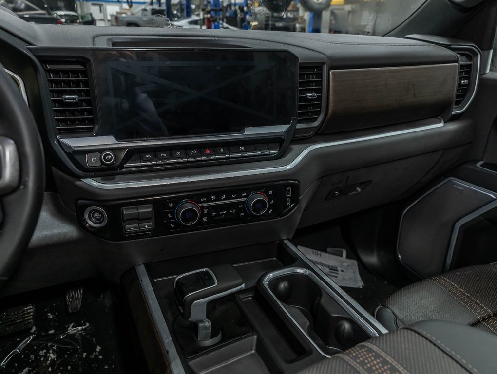 2026 Chevrolet Silverado 1500 in St-Jérôme, Quebec - 19 - w1024h768px