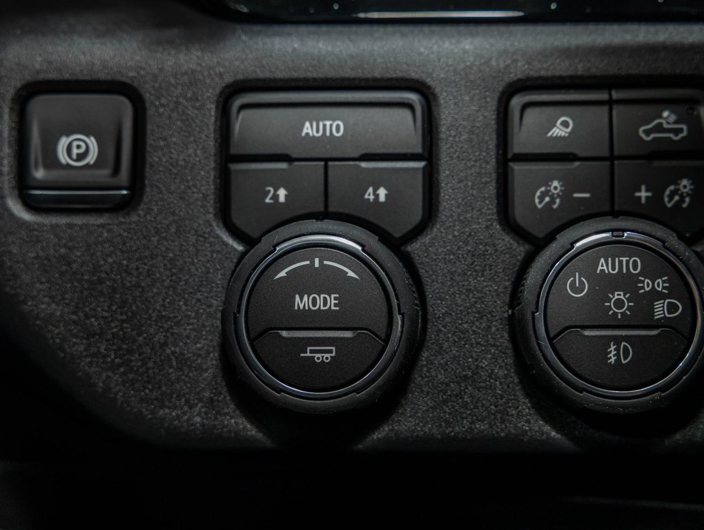 2026 Chevrolet Silverado 1500 in St-Jérôme, Quebec - 25 - w1024h768px