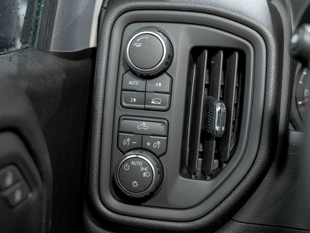 Chevrolet Silverado 1500  2026 à St-Jérôme, Québec - 22 - w1024h768px