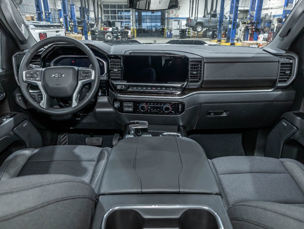 Chevrolet Silverado 1500  2026 à St-Jérôme, Québec - 4 - w1024h768px