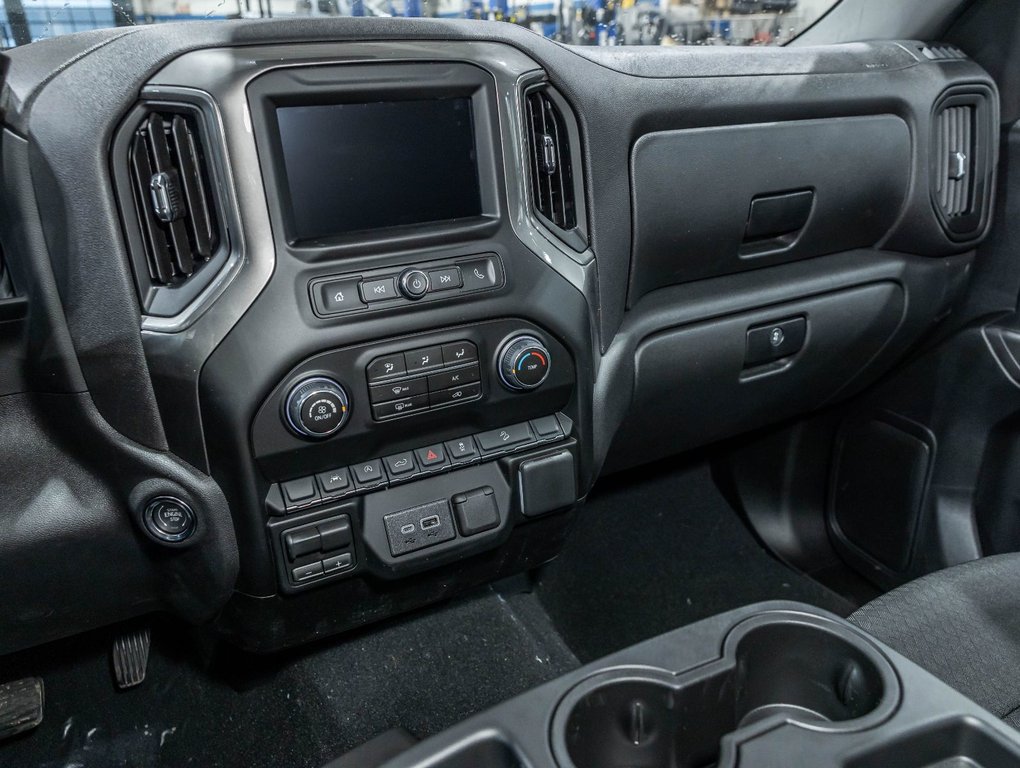 Chevrolet Silverado 1500  2026 à St-Jérôme, Québec - 18 - w1024h768px