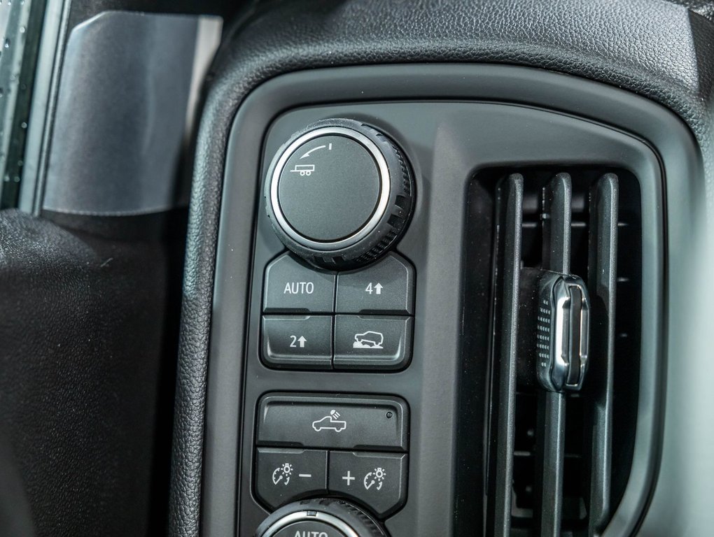 2026 Chevrolet Silverado 1500 in St-Jérôme, Quebec - 22 - w1024h768px