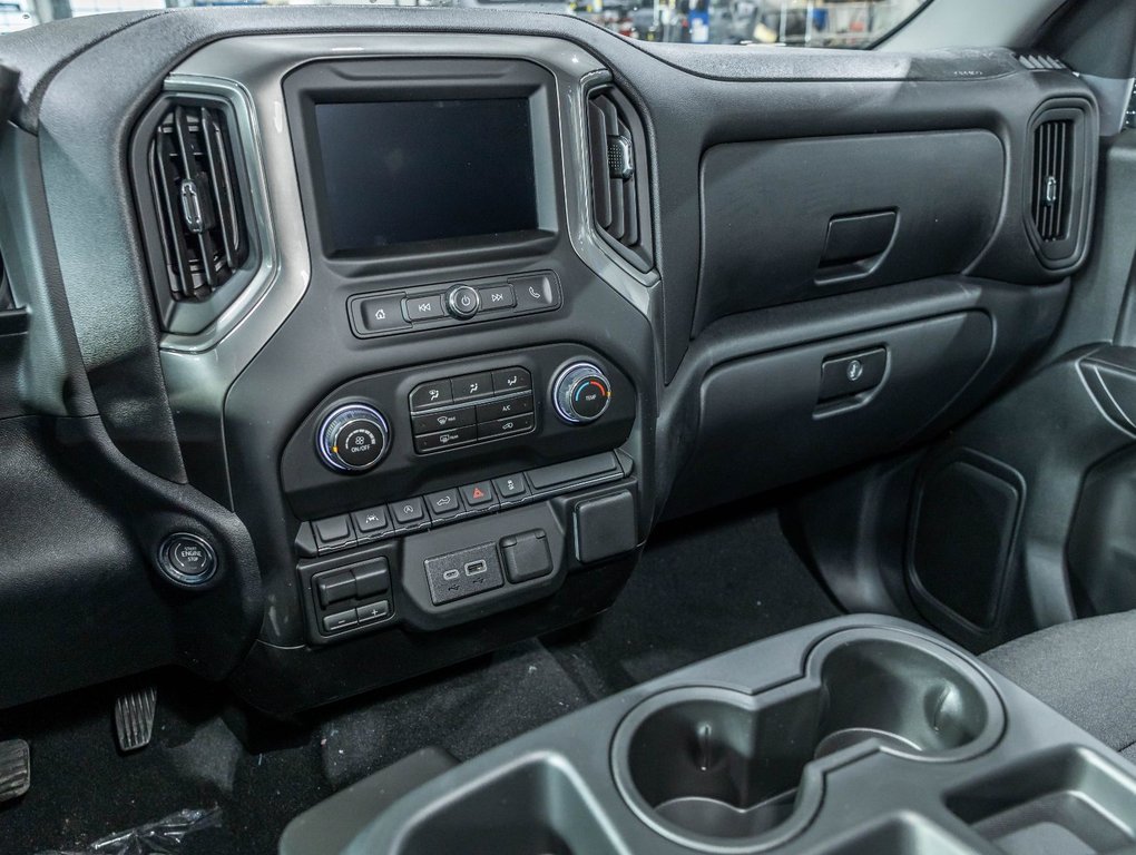 2026 Chevrolet Silverado 1500 in St-Jérôme, Quebec - 18 - w1024h768px