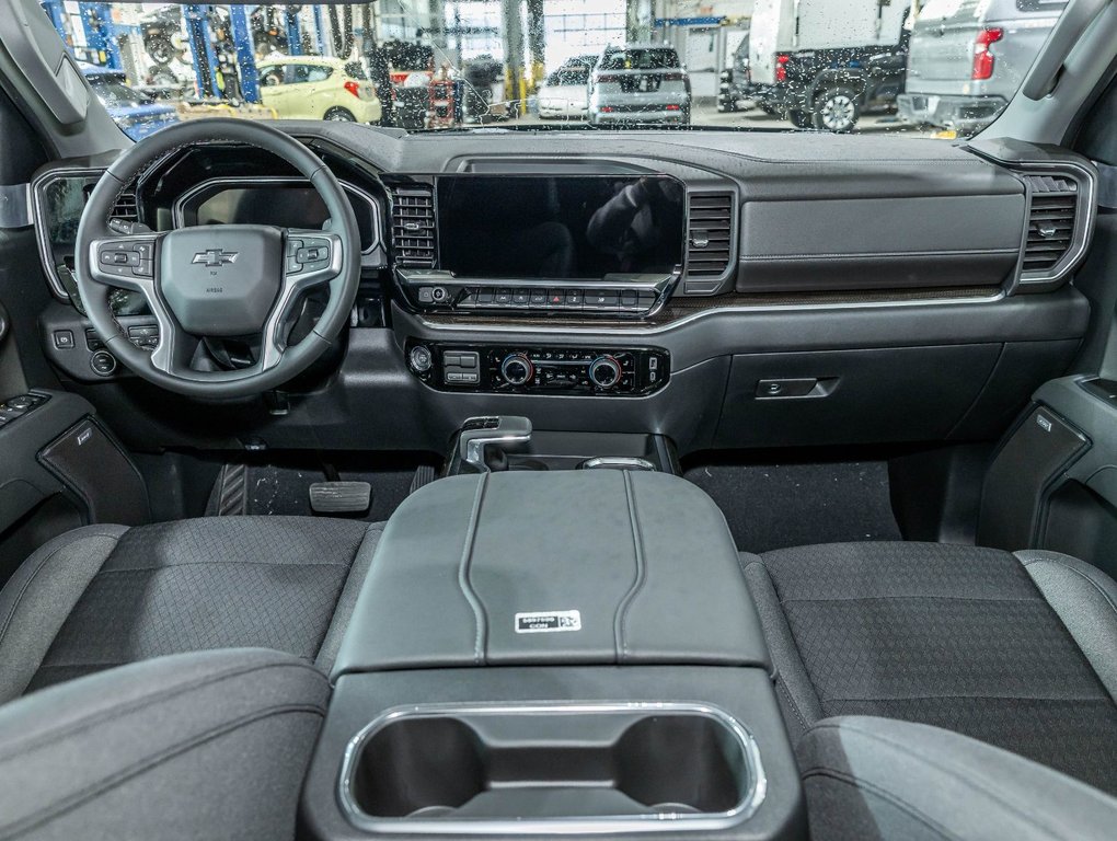 2026 Chevrolet Silverado 1500 in St-Jérôme, Quebec - 4 - w1024h768px