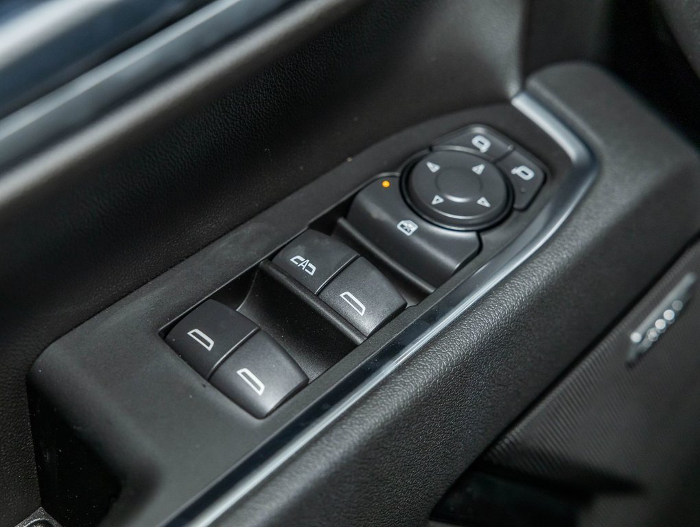 2026 Chevrolet Silverado 1500 in St-Jérôme, Quebec - 27 - w1024h768px