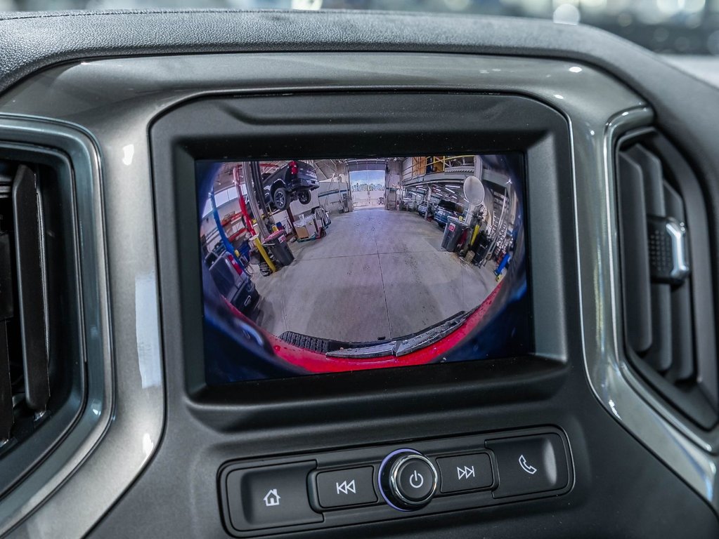 2026 Chevrolet Silverado 1500 in St-Jérôme, Quebec - 17 - w1024h768px