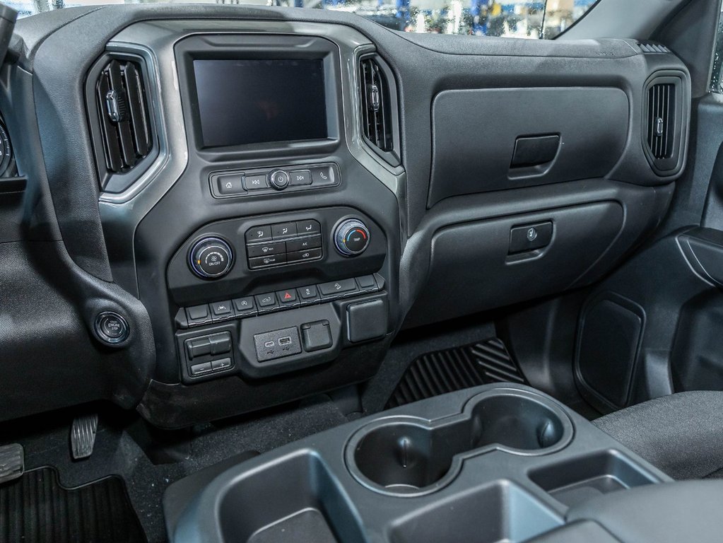 Chevrolet Silverado 1500  2026 à St-Jérôme, Québec - 18 - w1024h768px