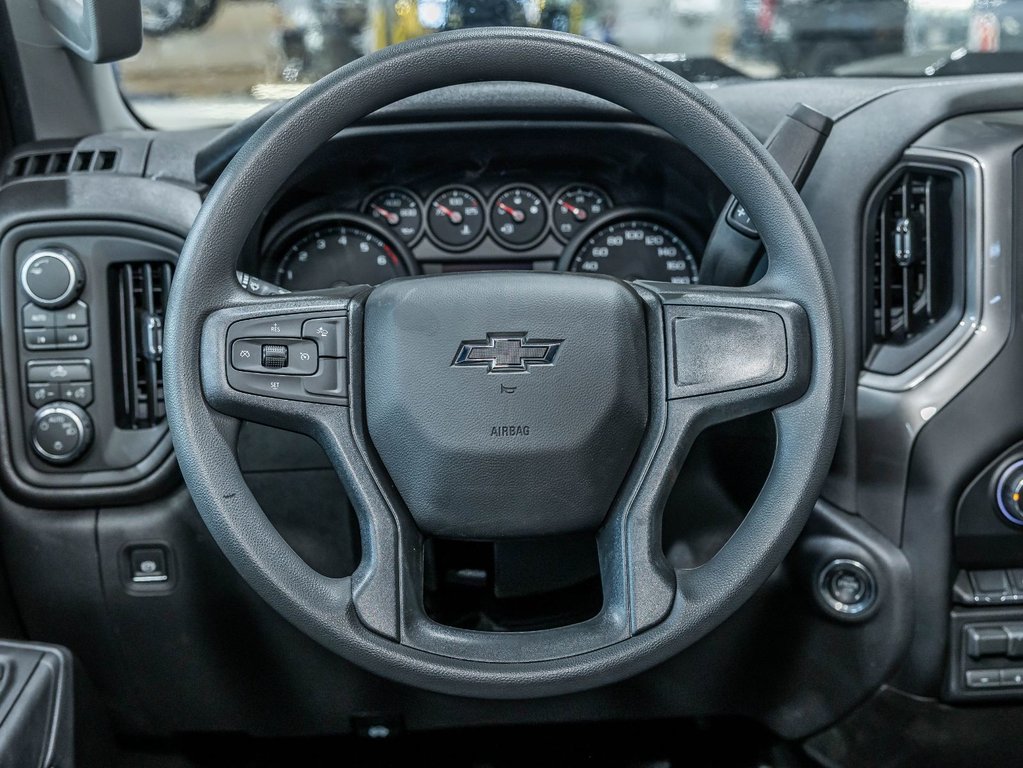 Chevrolet Silverado 1500  2026 à St-Jérôme, Québec - 12 - w1024h768px