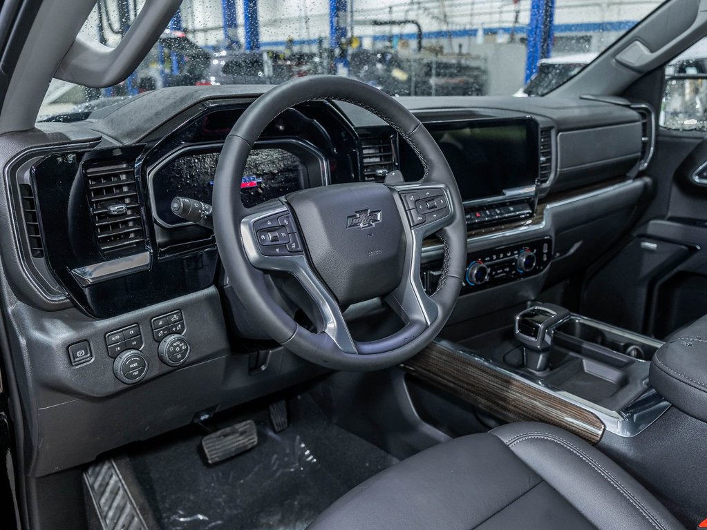 Chevrolet Silverado 1500  2026 à St-Jérôme, Québec - 12 - w1024h768px