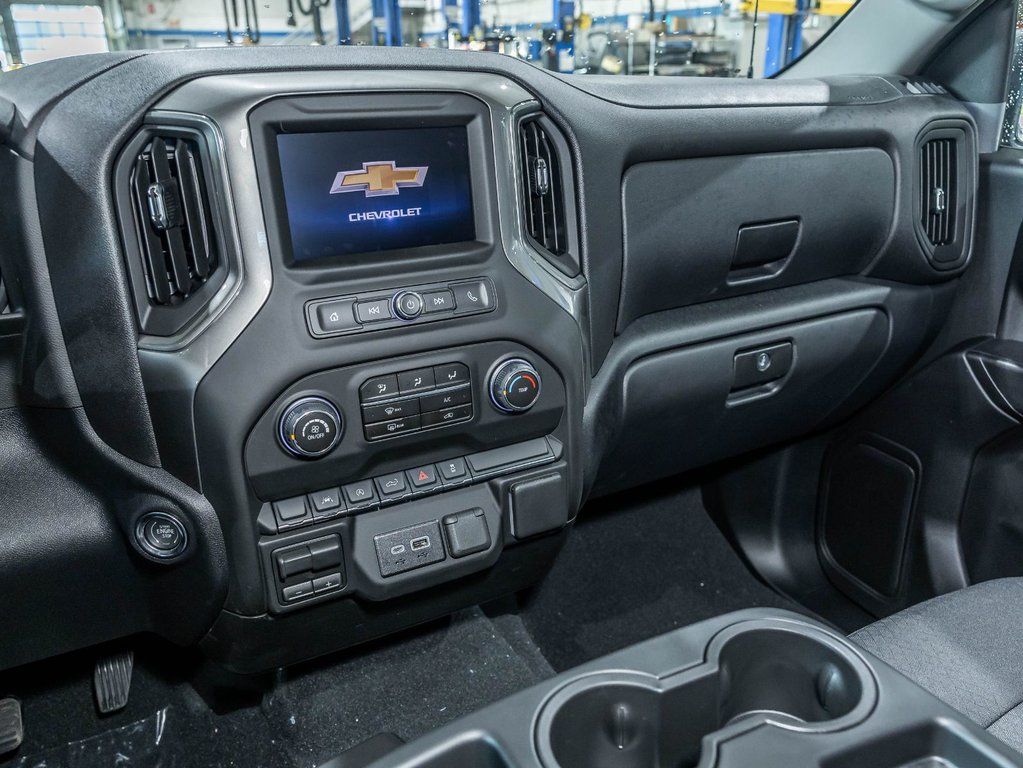Chevrolet Silverado 1500  2026 à St-Jérôme, Québec - 18 - w1024h768px