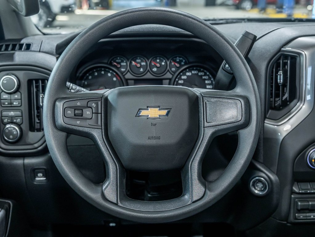 Chevrolet Silverado 1500  2026 à St-Jérôme, Québec - 12 - w1024h768px