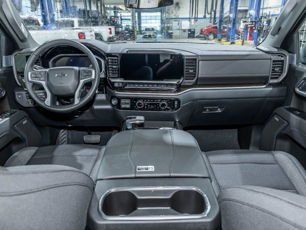 Chevrolet Silverado 1500  2026 à St-Jérôme, Québec - 4 - w1024h768px