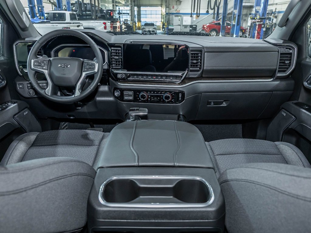 Chevrolet Silverado 1500  2026 à St-Jérôme, Québec - 4 - w1024h768px