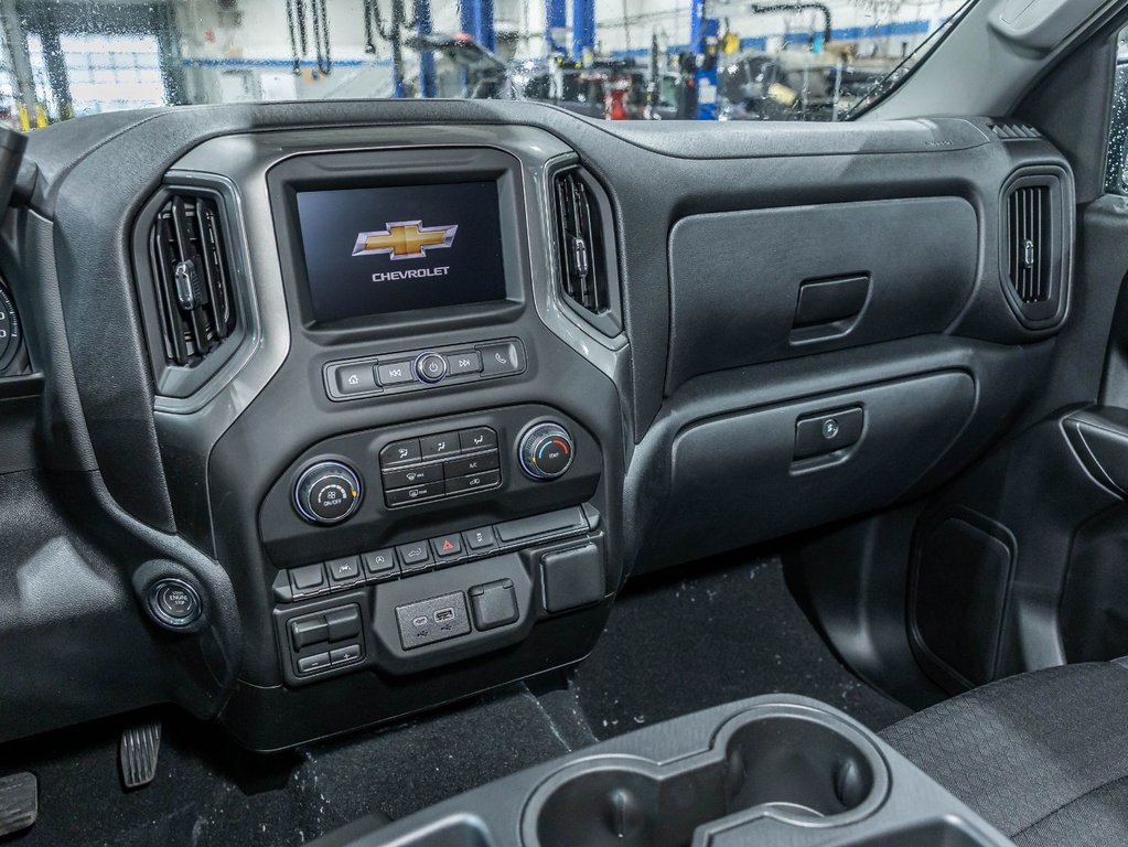 Chevrolet Silverado 1500  2026 à St-Jérôme, Québec - 18 - w1024h768px