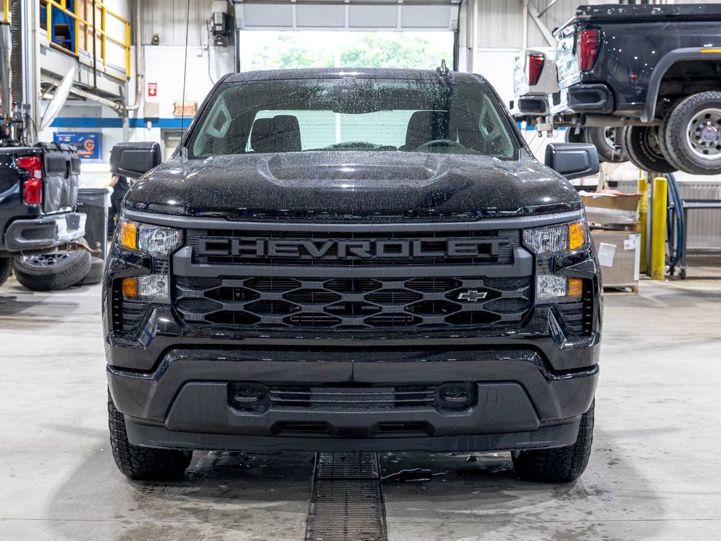 Chevrolet Silverado 1500  2026 à St-Jérôme, Québec - 2 - w1024h768px