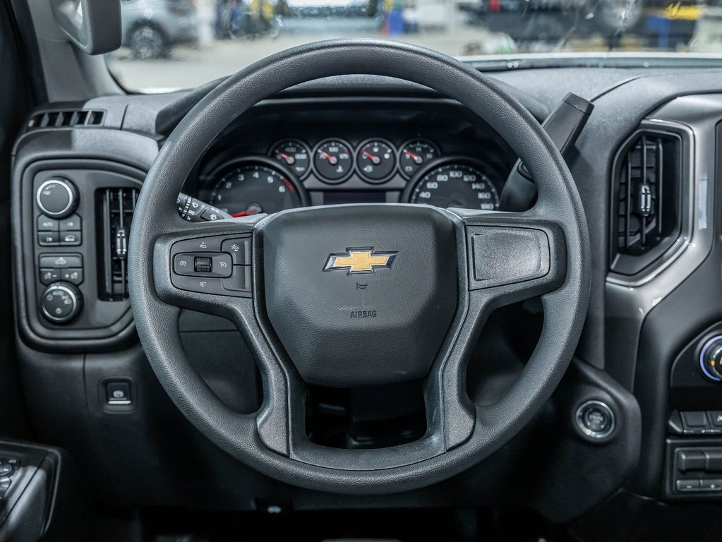 2026 Chevrolet Silverado 1500 in St-Jérôme, Quebec - 12 - w1024h768px