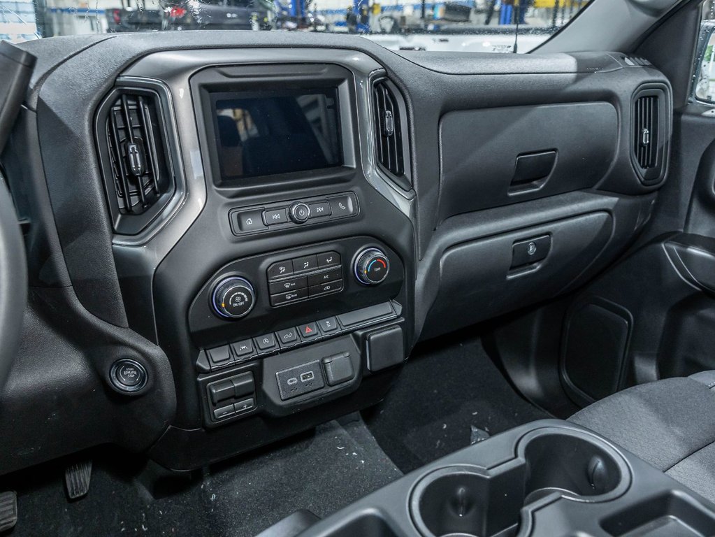 2026 Chevrolet Silverado 1500 in St-Jérôme, Quebec - 18 - w1024h768px