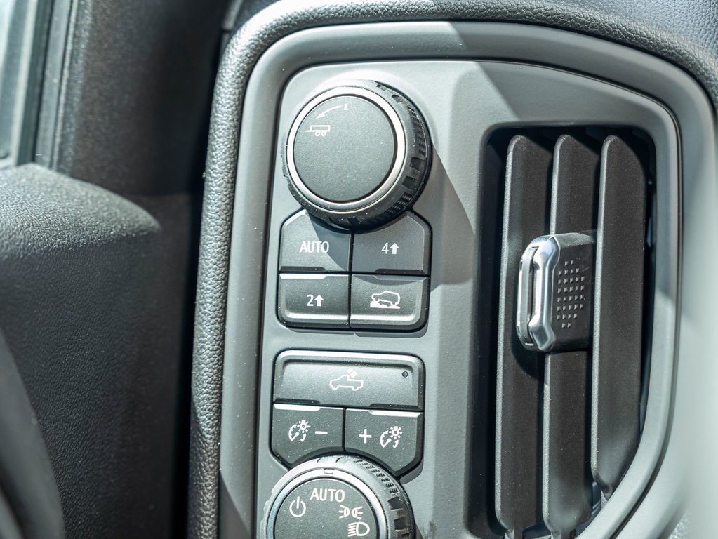 2026 Chevrolet Silverado 1500 in St-Jérôme, Quebec - 22 - w1024h768px