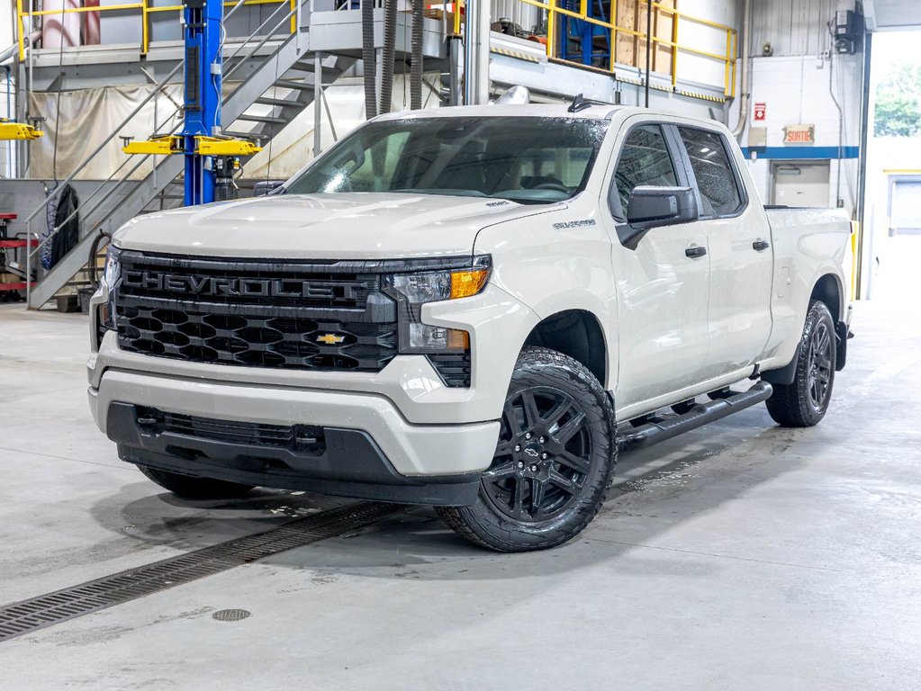 Chevrolet Silverado 1500  2026 à St-Jérôme, Québec - 1 - w1024h768px