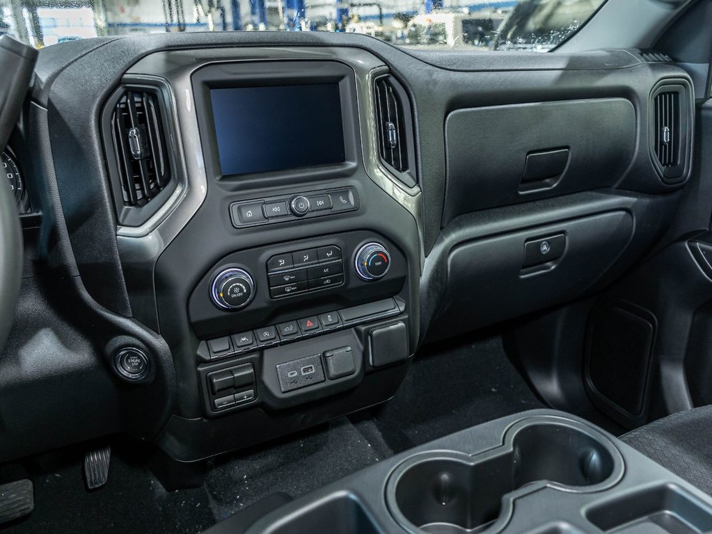 Chevrolet Silverado 1500  2026 à St-Jérôme, Québec - 18 - w1024h768px