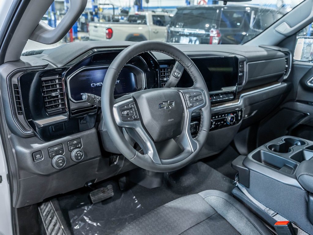 2026 Chevrolet Silverado 1500 in St-Jérôme, Quebec - 12 - w1024h768px