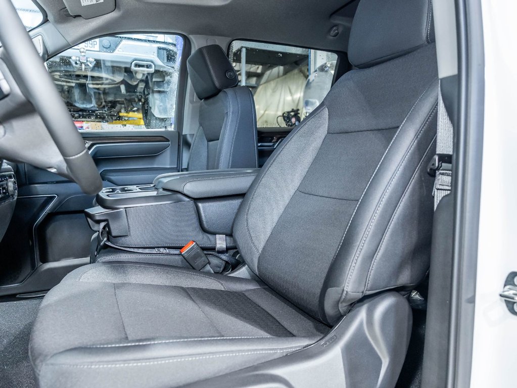2026 Chevrolet Silverado 1500 in St-Jérôme, Quebec - 11 - w1024h768px