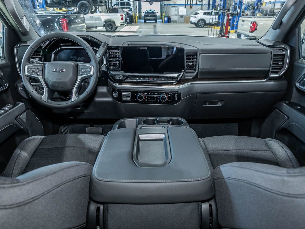 2026 Chevrolet Silverado 1500 in St-Jérôme, Quebec - 4 - w1024h768px
