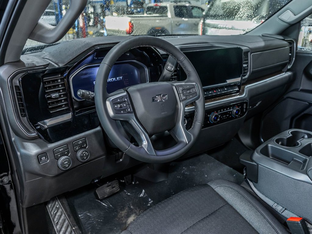 Chevrolet Silverado 1500  2026 à St-Jérôme, Québec - 12 - w1024h768px