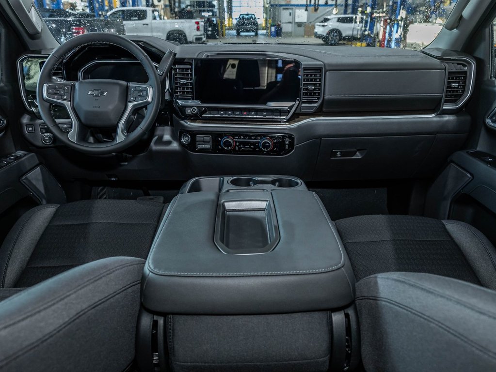 Chevrolet Silverado 1500  2026 à St-Jérôme, Québec - 4 - w1024h768px