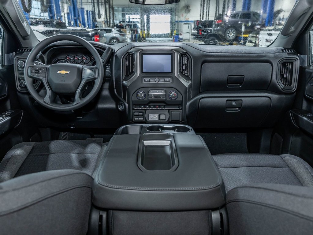 Chevrolet Silverado 1500  2026 à St-Jérôme, Québec - 2 - w1024h768px