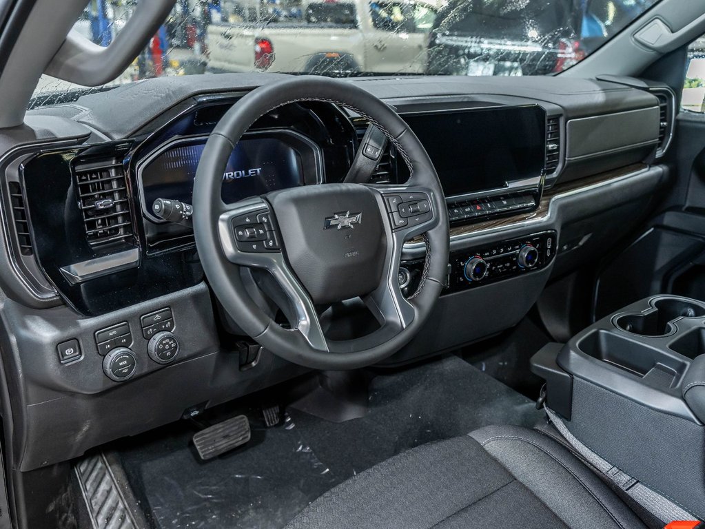 Chevrolet Silverado 1500  2026 à St-Jérôme, Québec - 12 - w1024h768px