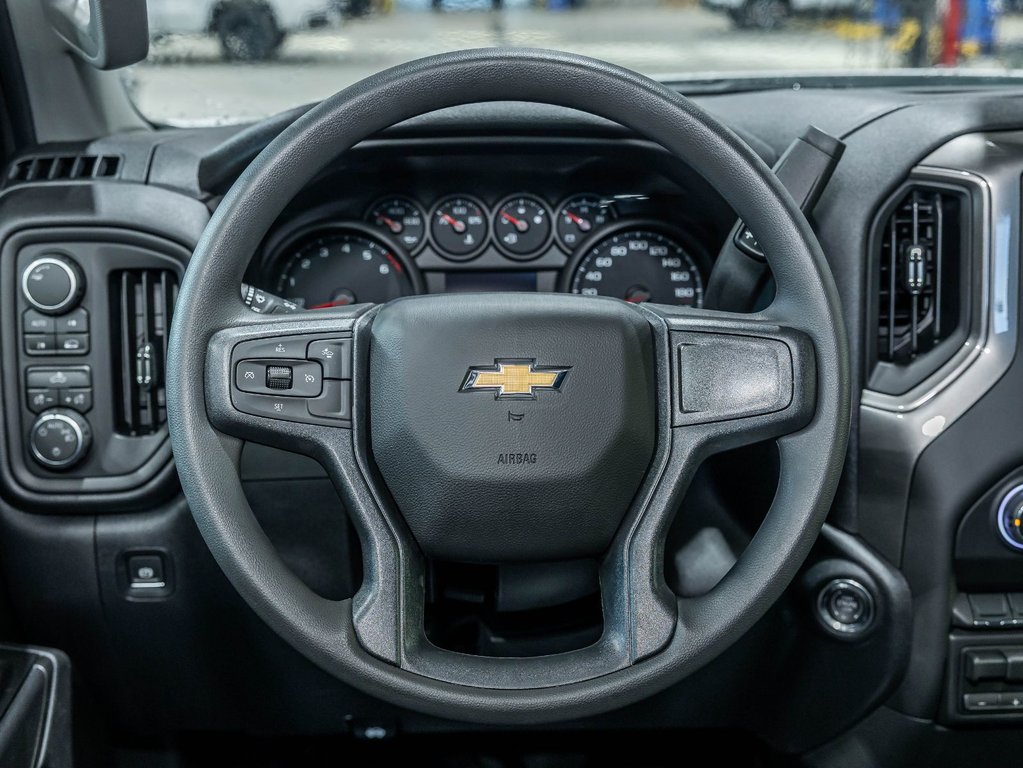2026 Chevrolet Silverado 1500 in St-Jérôme, Quebec - 12 - w1024h768px