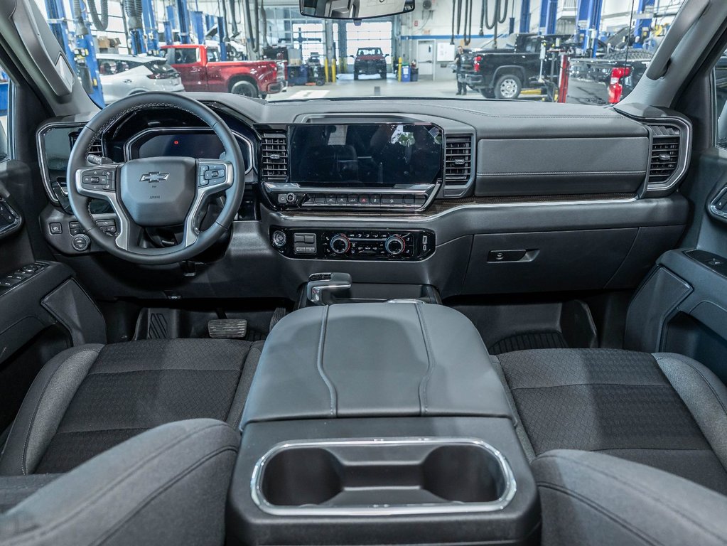 2026 Chevrolet Silverado 1500 in St-Jérôme, Quebec - 4 - w1024h768px