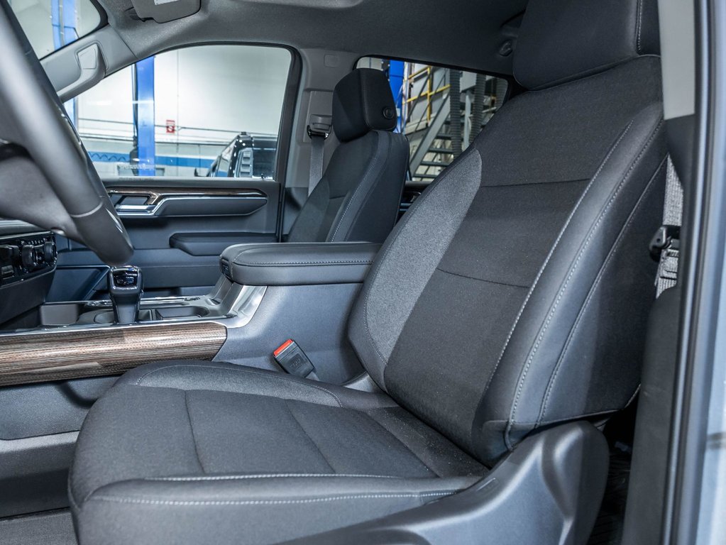 2026 Chevrolet Silverado 1500 in St-Jérôme, Quebec - 11 - w1024h768px