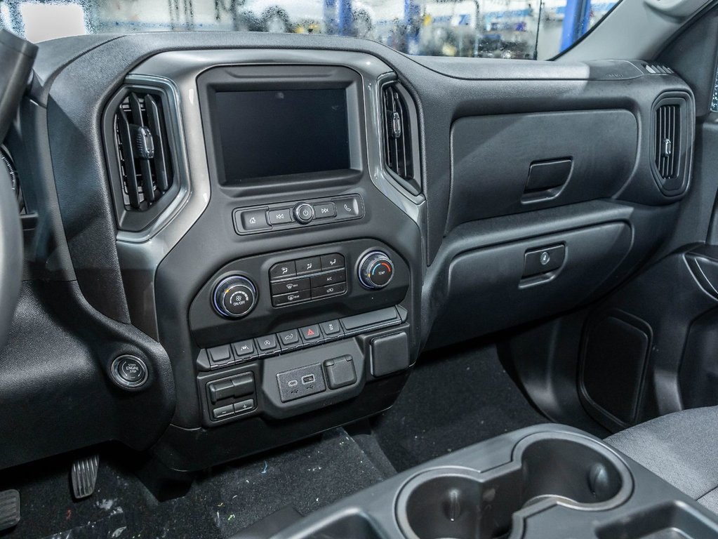 2026 Chevrolet Silverado 1500 in St-Jérôme, Quebec - 18 - w1024h768px