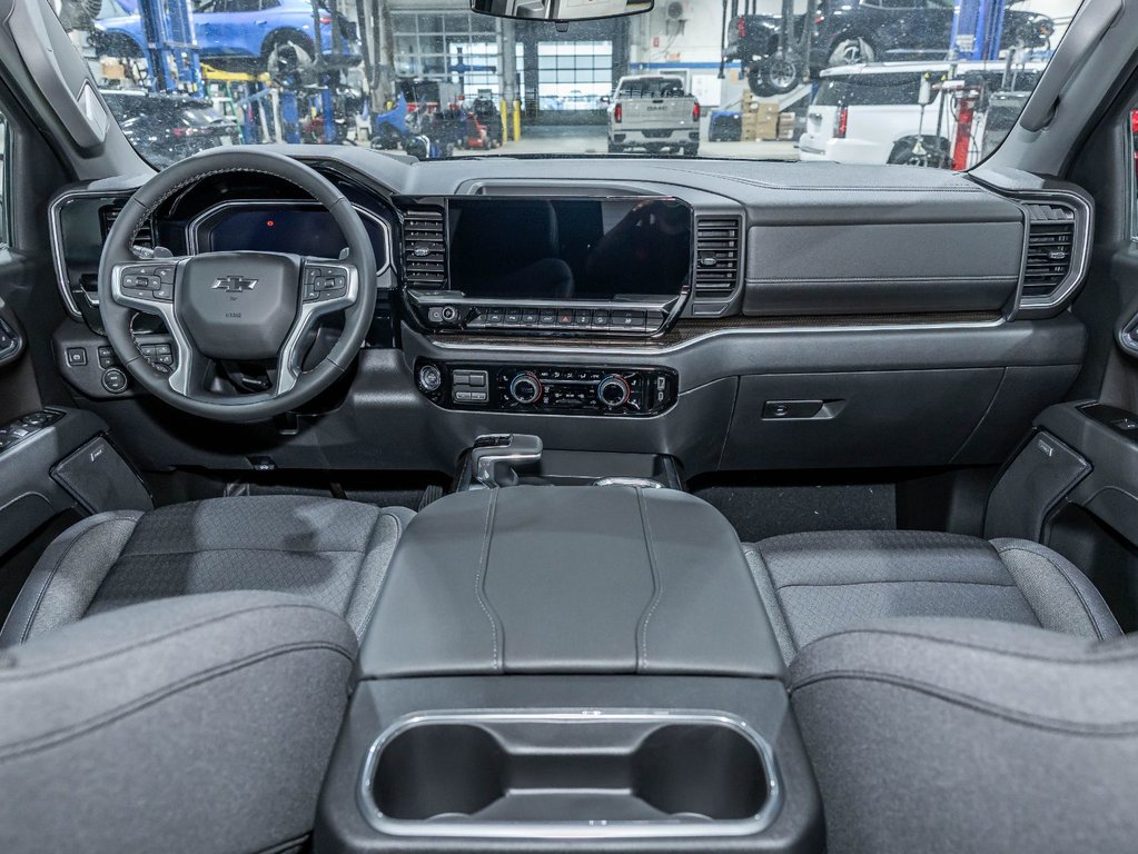 2026 Chevrolet Silverado 1500 in St-Jérôme, Quebec - 4 - w1024h768px