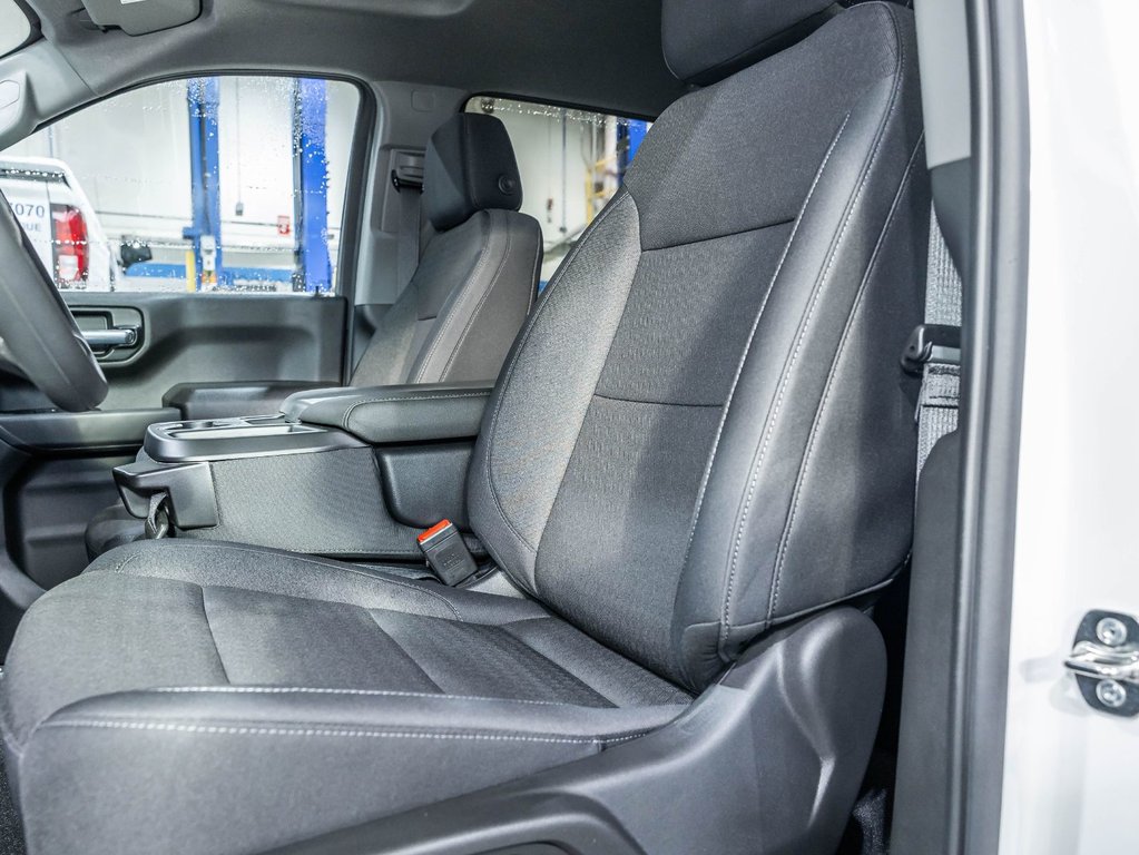 2026 Chevrolet Silverado 1500 in St-Jérôme, Quebec - 10 - w1024h768px